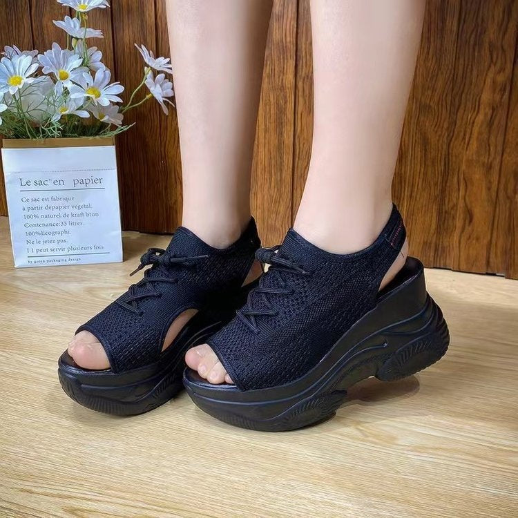 Damen Sportliche Plateau-Sneaker mit atmungsaktivem Obermaterial und elastischem Schnürsystem EB