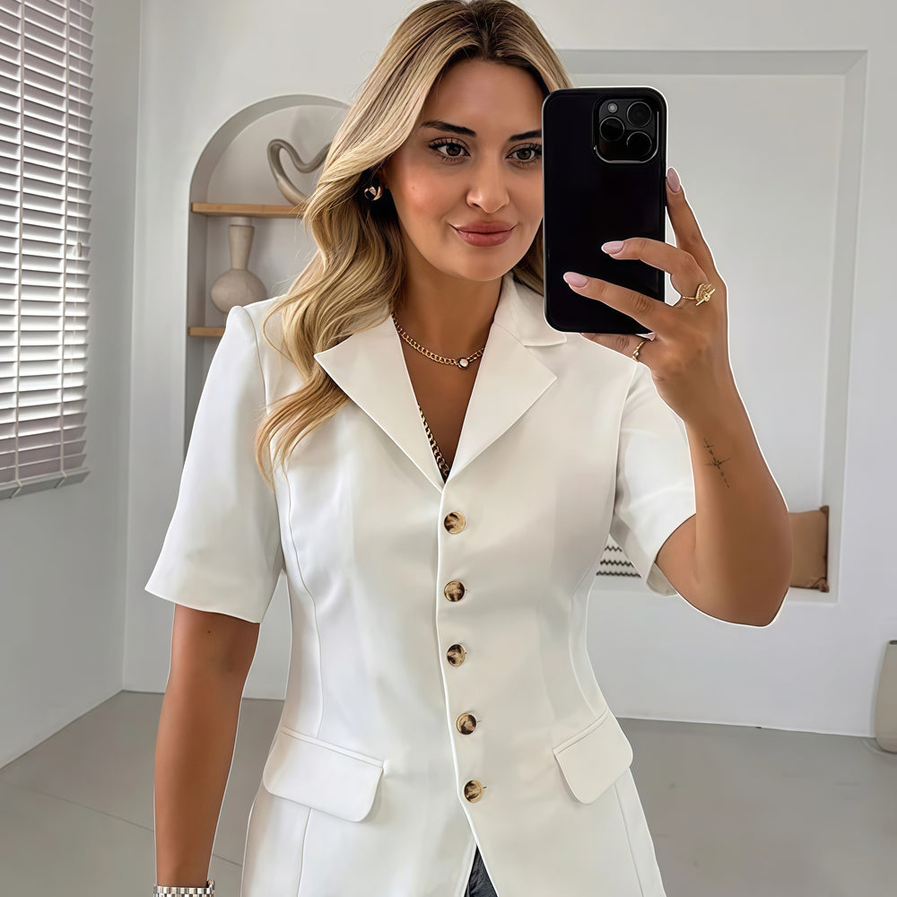 Damen Elegante Kurzjacke mit goldenen Knopfdetails EB