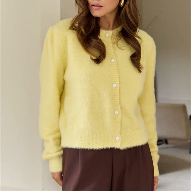 Damen Flauschiger Cardigan mit dekorativen Knöpfen und eleganter Passform EB