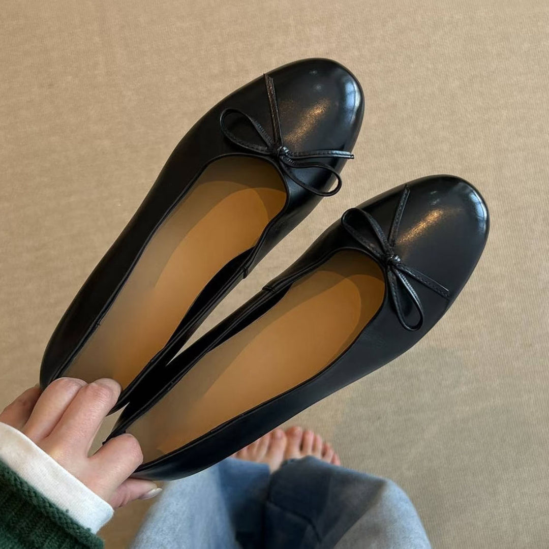 Damen elegante Ballerinas mit raffiniertem Riemchen EB