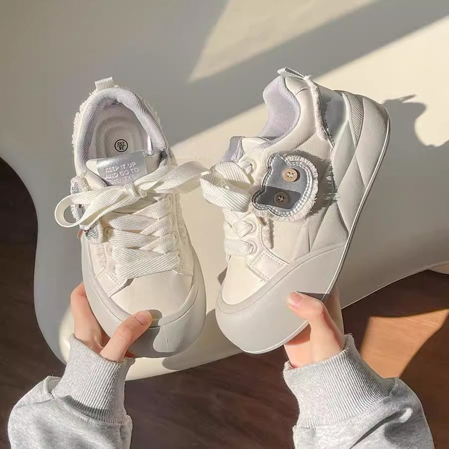 Damen Trendige Sneakers mit einzigartigem Blumen-Detail EB