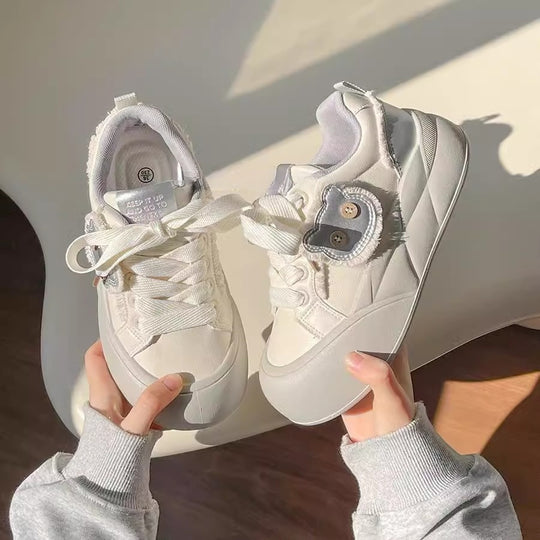 Damen Trendige Sneakers mit einzigartigem Blumen-Detail EB