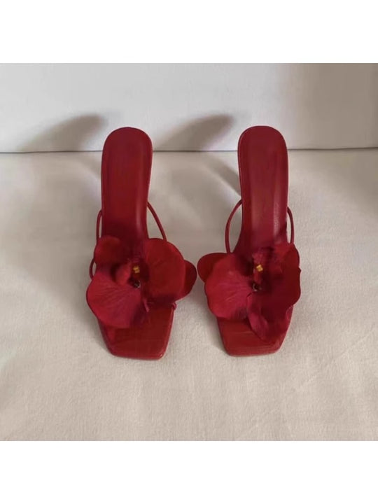 Damen Sandalen mit floralen Akzenten und elegantem Design EB