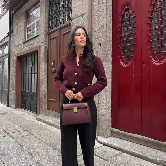 Damen Strickjacke mit eleganten Knopfdetails und praktischen Taschen EB