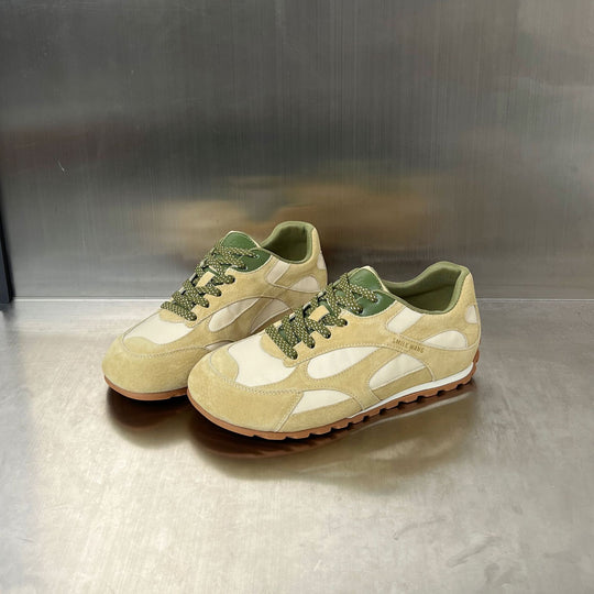 Damen Sportliche Sneakers mit hochwertigem Wildleder und innovativem Dämpfungssystem EB