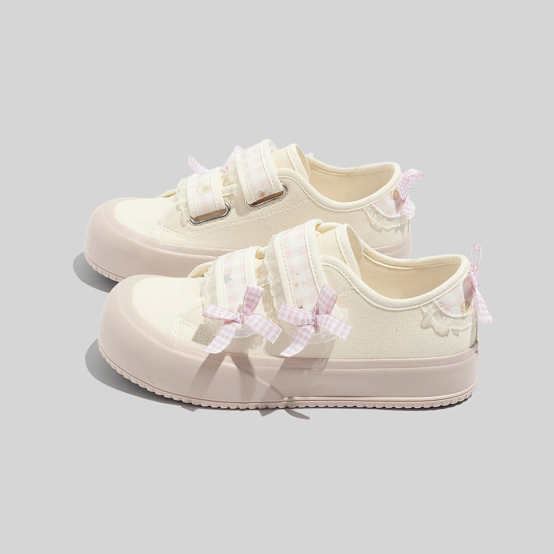 Damen Sneakers mit verspieltem Riemenverschluss und dekorativen Schleifen EB
