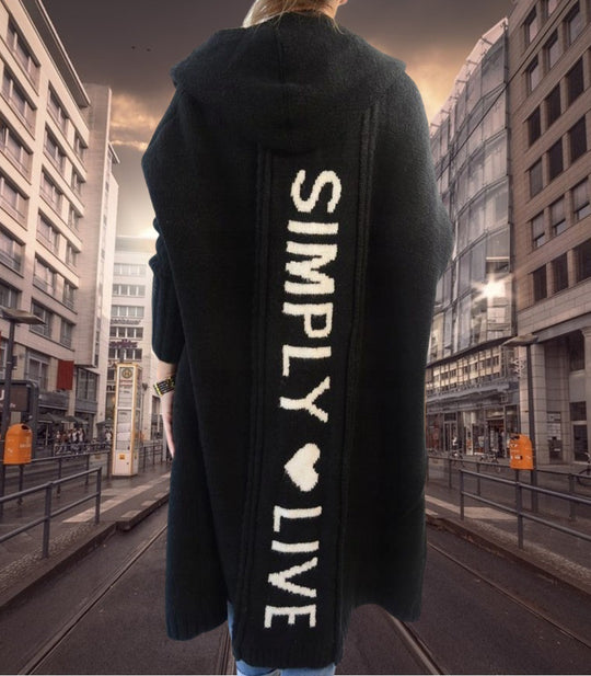 Damen Oversized Strickmantel mit Hoodie und auffälligem Schriftzug EB