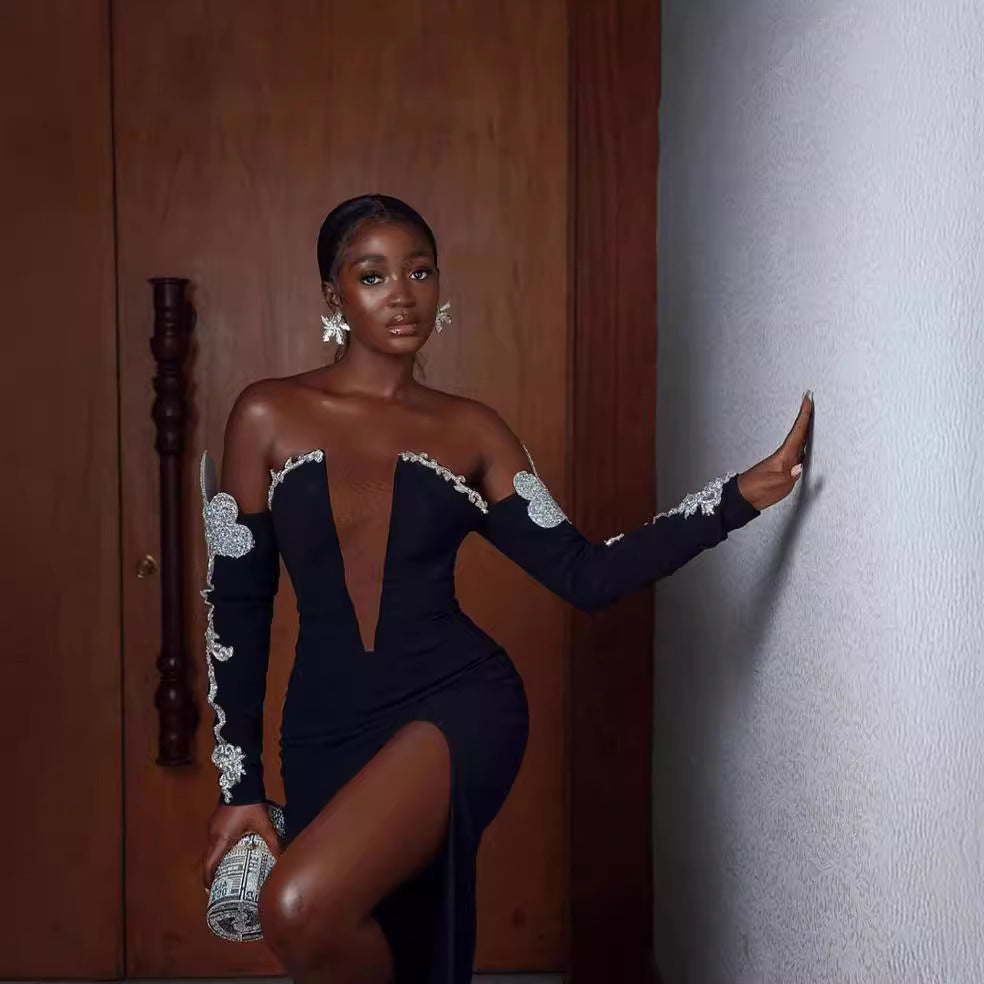 Damen Elegantes Abendkleid mit glitzernden Flügel-Applikationen und tiefem V-Ausschnitt EB