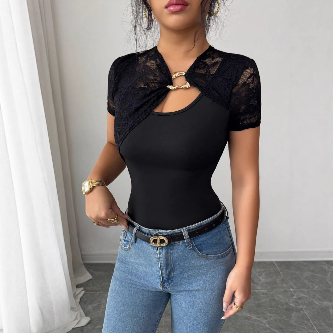Damen nan kurzes Spitzen-Capelet mit dekorativem Metallclip und kurzen Ärmeln EB