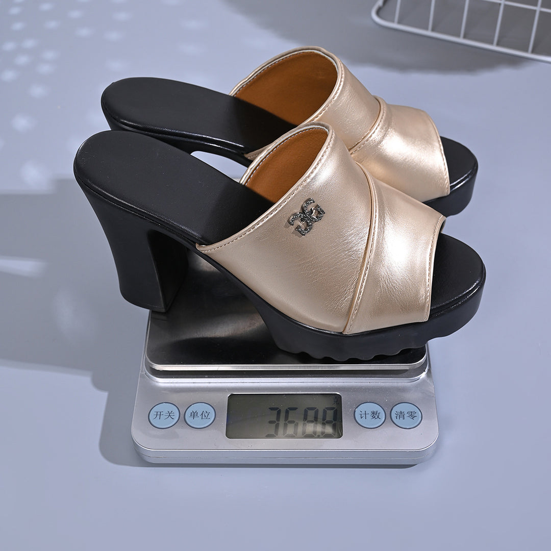 Damen Plateau-Pantoletten mit elegantem Riemendesign und bequemer Sohle EB