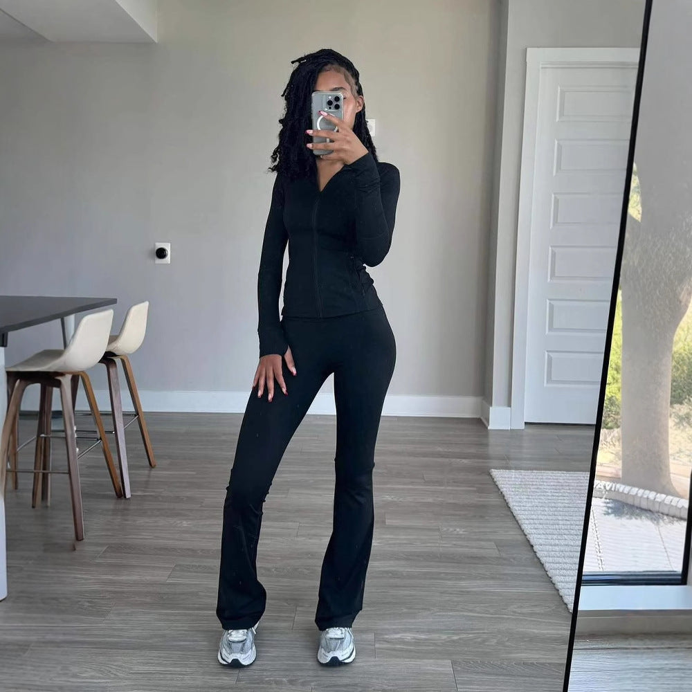 Damen Sportliches Fitness-Outfit mit enganliegendem Langarm-Oberteil und weiten Sporthosen EB