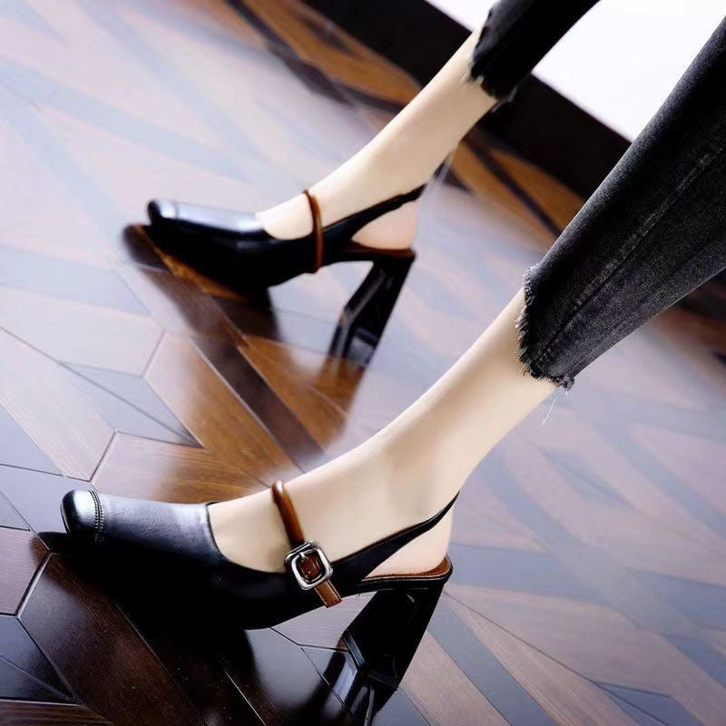Damen Slingback-Pumps mit elegantem Blockabsatz und dekorativem Riemen EB