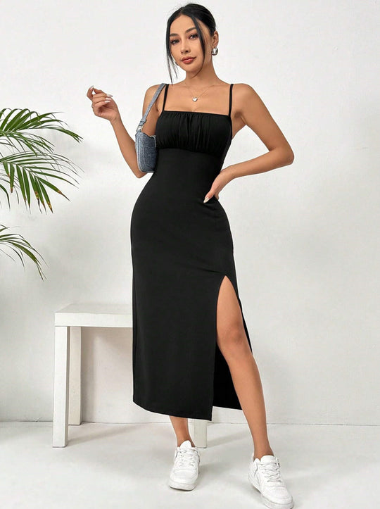 Damen figurbetontes Maxikleid mit elegantem Schlitz und schmalen Spaghetti-Trägern EB