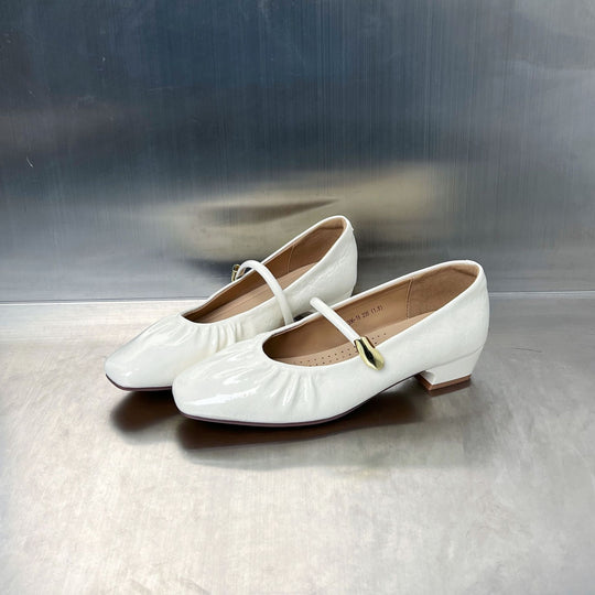 Damen elegante Ballerinas mit dekorativem Riemen und hohem Glanzfinish EB