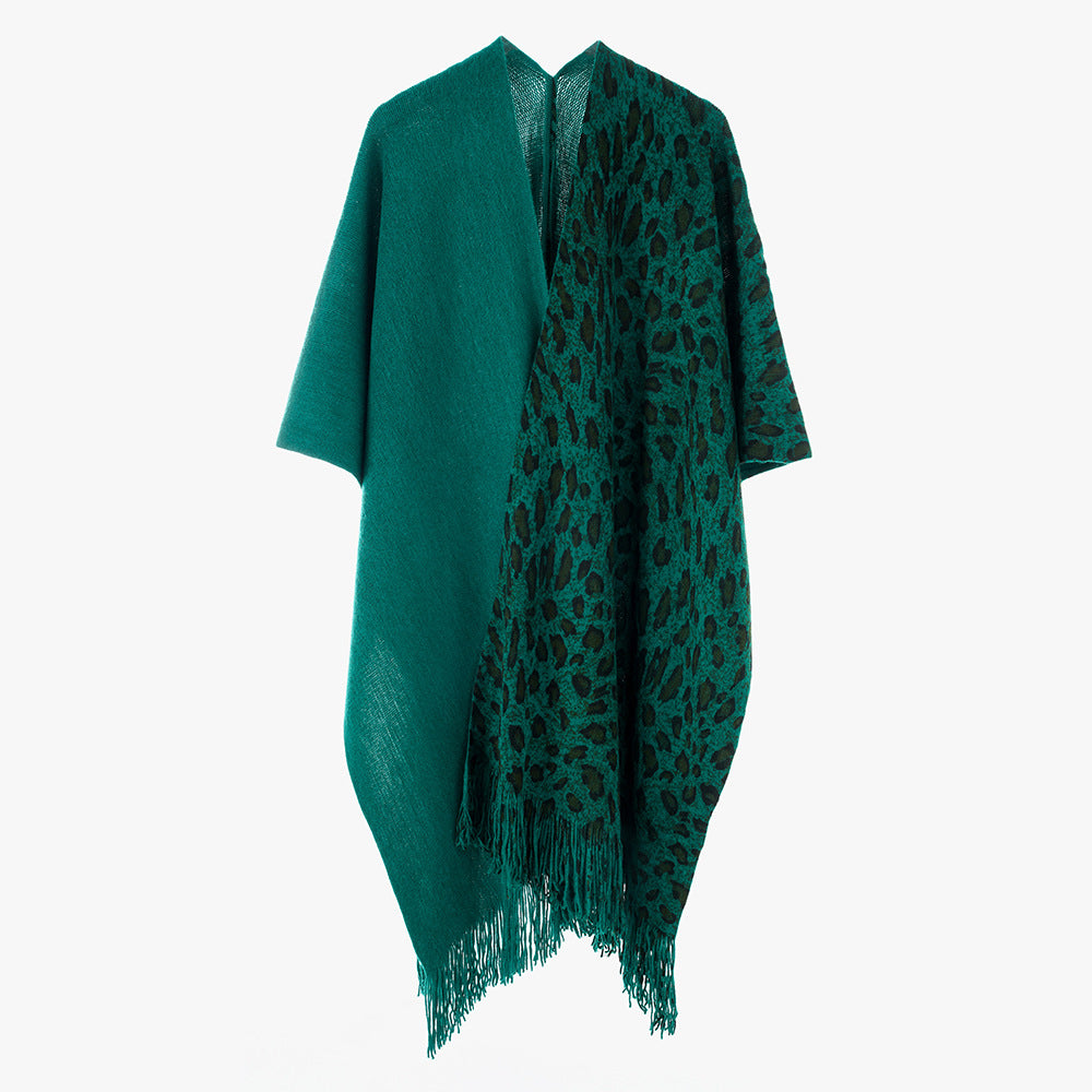 Damen Zweifarbiger Wollmix-Mantelponcho im Kimono-Schnitt mit Animal-Jacquard und Fransensaum EB