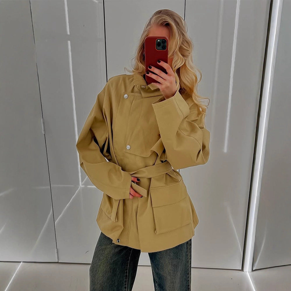Damen Langer Trenchcoat mit breitem Kragen und taillierbarem Gürtel EB