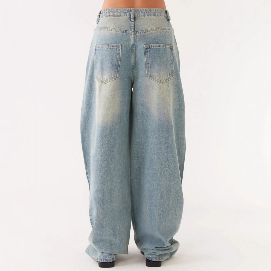 Damen nan oversized Denimjacke mit heller Vintage-Waschung, aufgesetzten Brusttaschen und verlängerten Manschetten EB