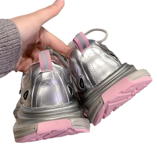 Damen Sportliche Sneakers mit Mesh-Obermaterial und reflektierenden Akzenten EB