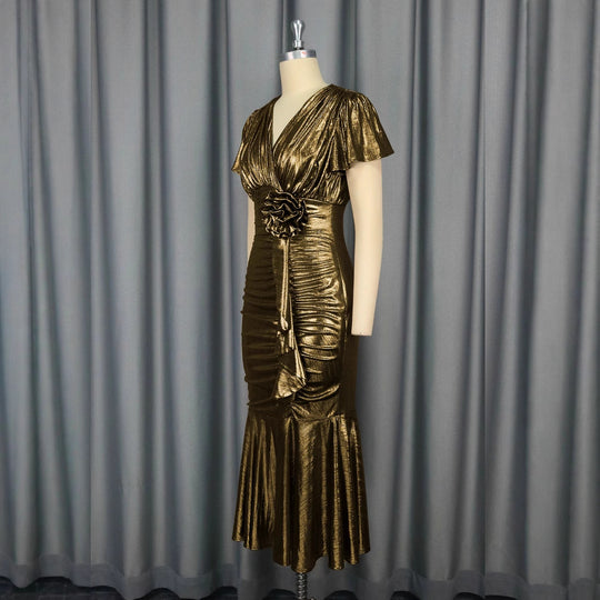Damen figurbetontes Abendkleid mit schimmerndem Material und Rüschendetails EB
