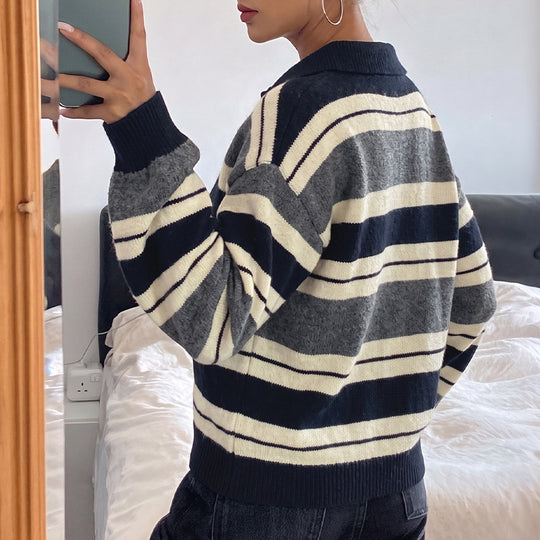 Damen Oversize-Strickpullover mit Polokragen, Streifenmuster und Knopfblende EB