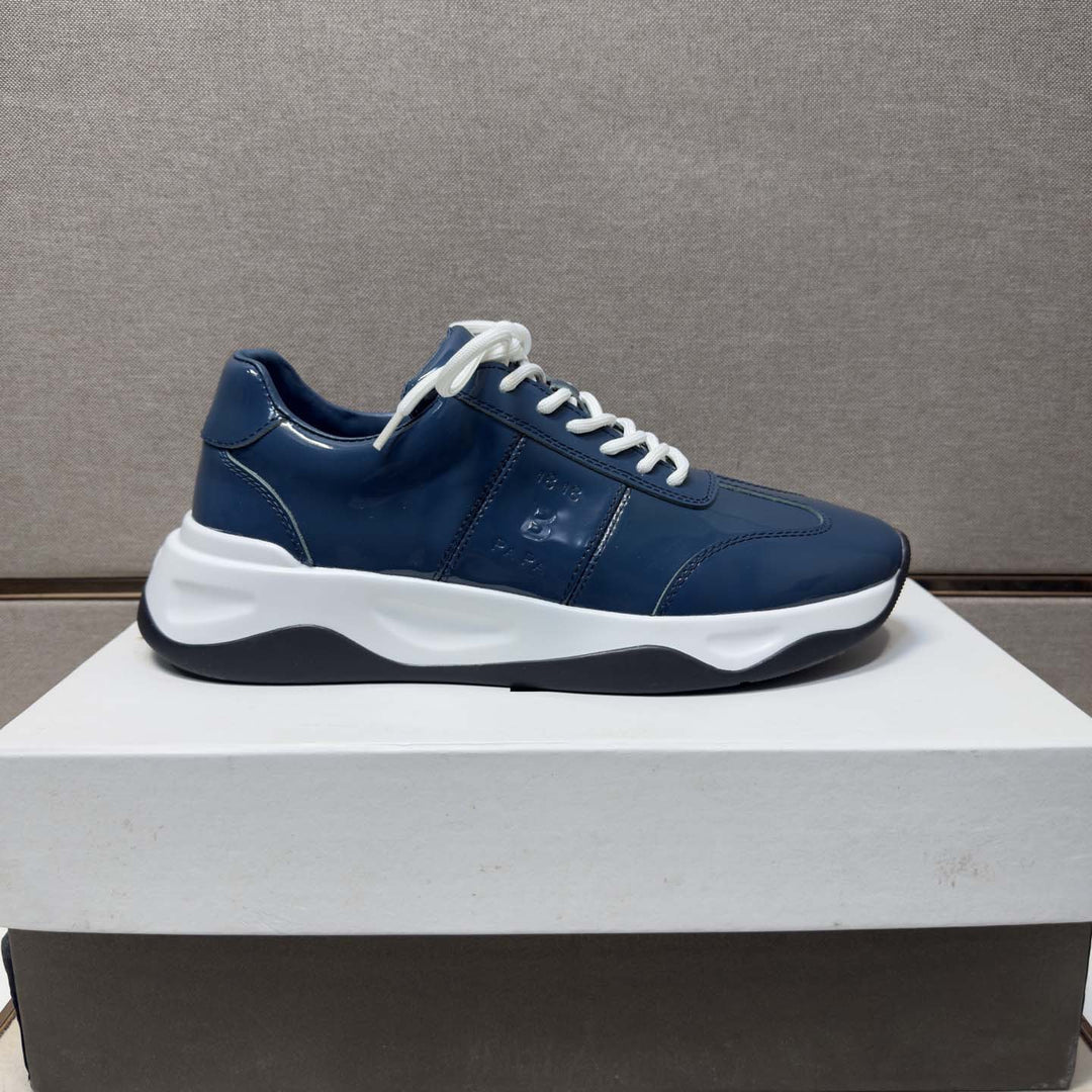 Damen Sportliche Sneakers mit modischem Glanzverschluss und dämpfender Sohle EB