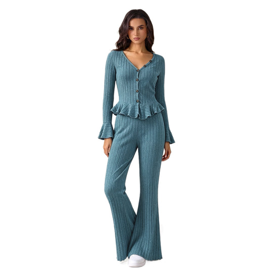 Damen feinstrukturiertes Rippstrick-Set mit tailliertem Knopfcardigan, Volant-Taillenpassform und ausgestellter Schlaghose Eichborn Berlin