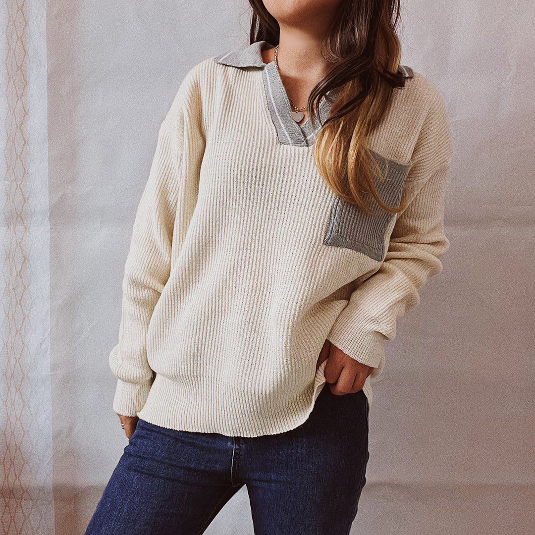 Damen lässiger V-Ausschnitt Pullover mit strukturiertem Rippdesign und kontrastierendem Kragen EB
