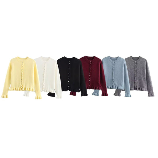 Damen Strickjacke mit dekorativem Rüschensaum und Knopfverschluss EB