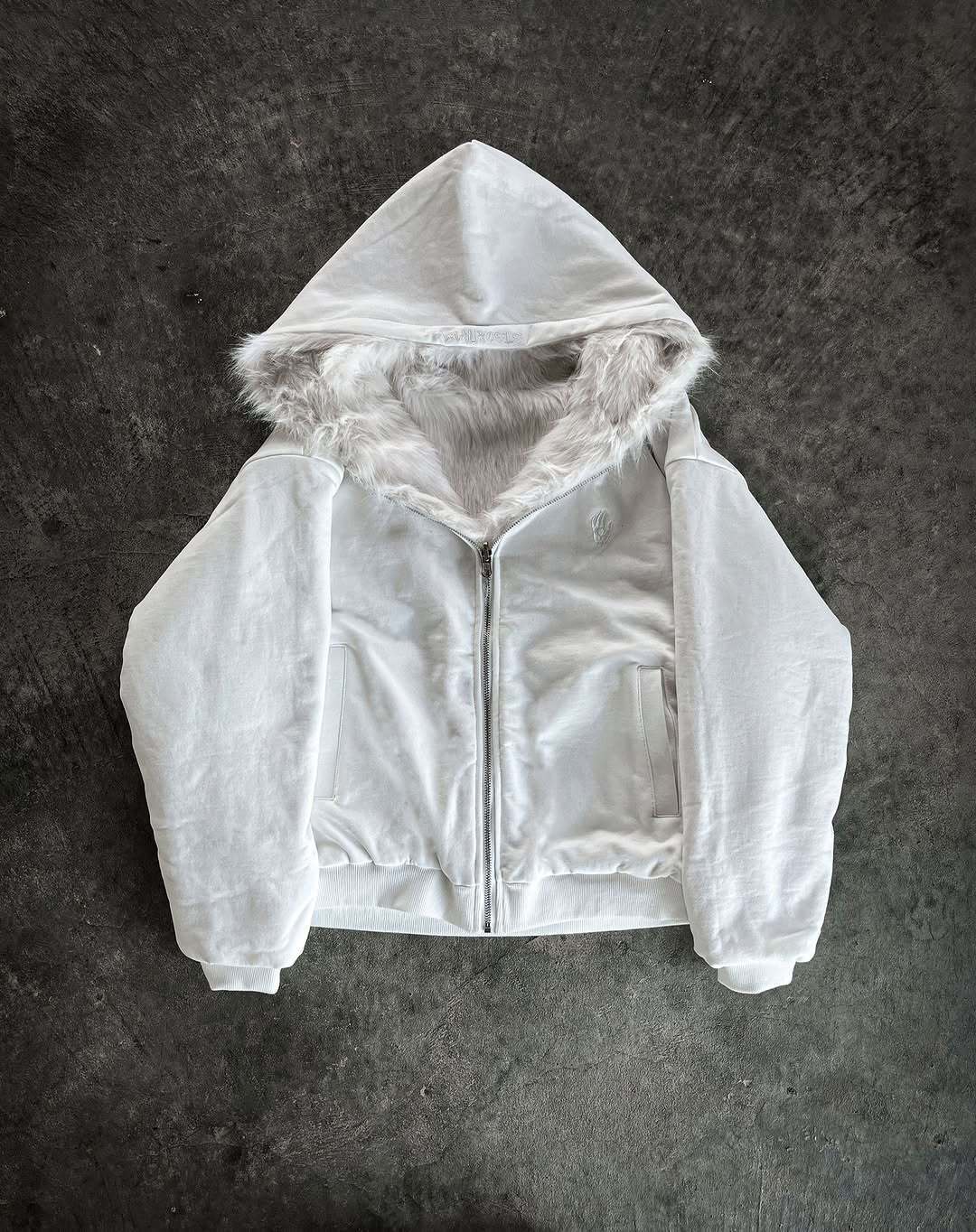 Damen Kapuzenjacke mit kuscheligem Innenfutter und modernem Schnitt EB