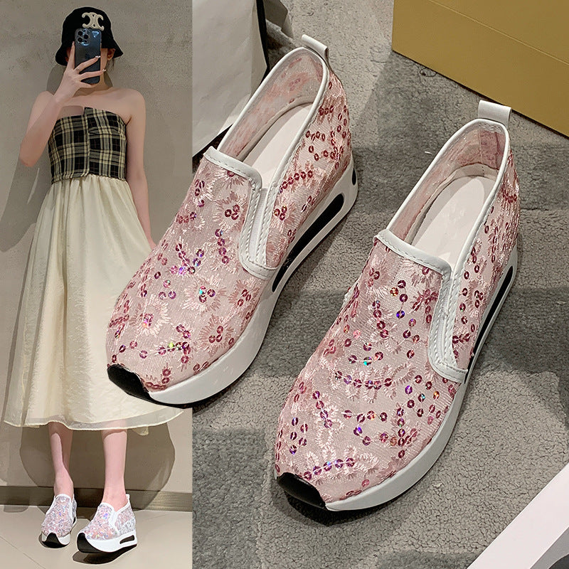 Damen Slip-On Sneakers mit elegantem Spitzenmuster und dämpfendem Fußbett EB