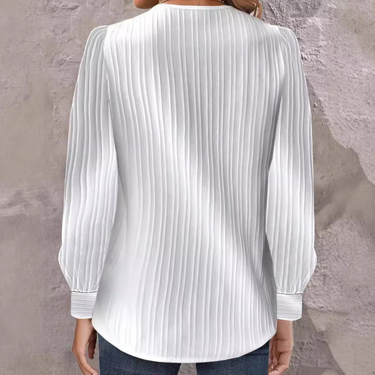 Damen Plissee-Bluse mit asymmetrischem Ausschnitt und Knopf-Details EB