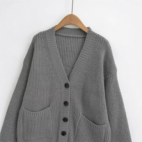 Damen Strickjacke mit großzügigen Taschen und Knopfdetails EB