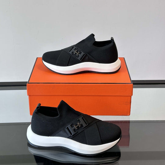 Damen Sportliche Slip-On Sneakers mit atmungsaktiver Mesh-Oberfläche und Dämpfungssystem EB