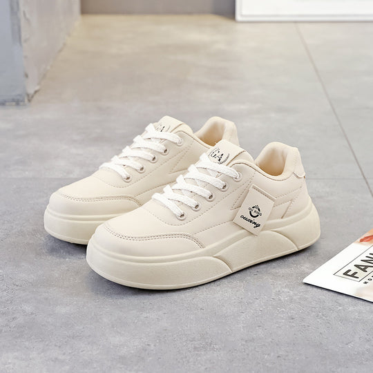 Damen Sportliche Sneakers mit dämpfender Profilsohle und atmungsaktiven Einsätzen EB