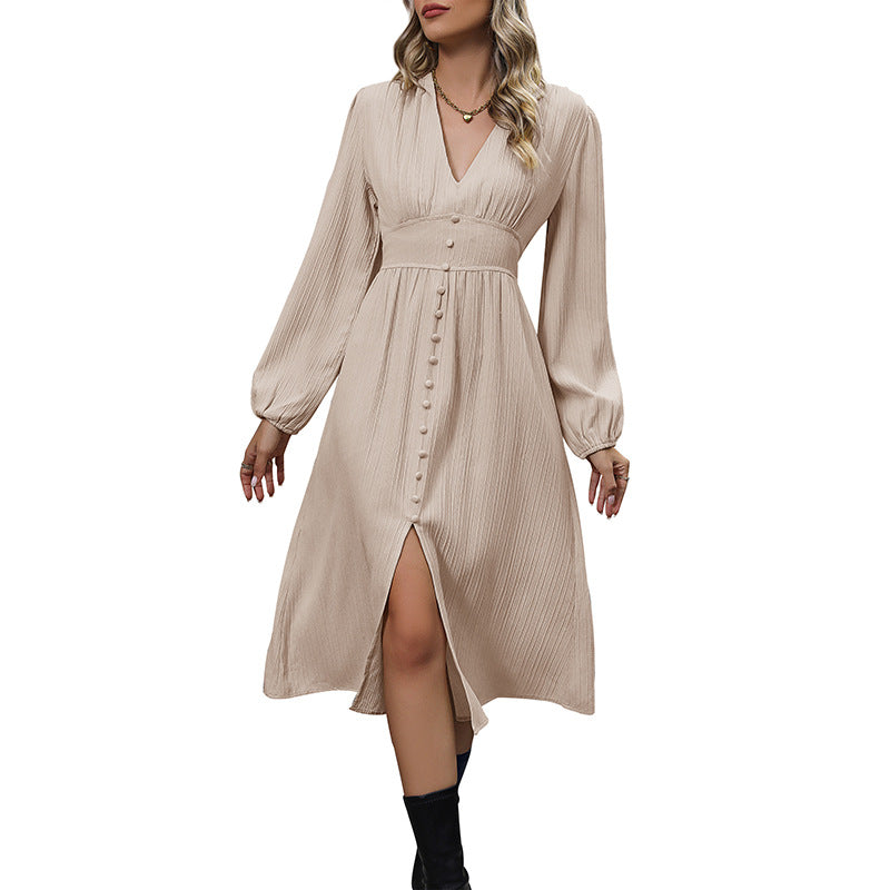 Damen Midi-Kleid mit V-Ausschnitt, Taillenpassé, Knopfleiste und Plissee-Struktur EB