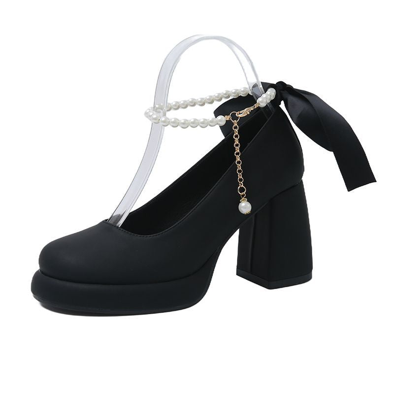 Damen elegante Blockabsatzpumps mit Perlenschmuck und transparentem Riemchen EB