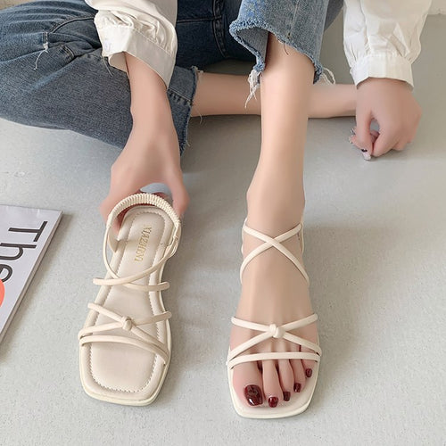 Damen modische Sandalen mit feinen Riemen und komfortablem Fußbett EB
