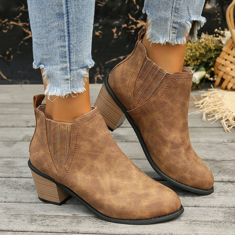 Vintage Stiefeletten mit dicken Absätzen EB