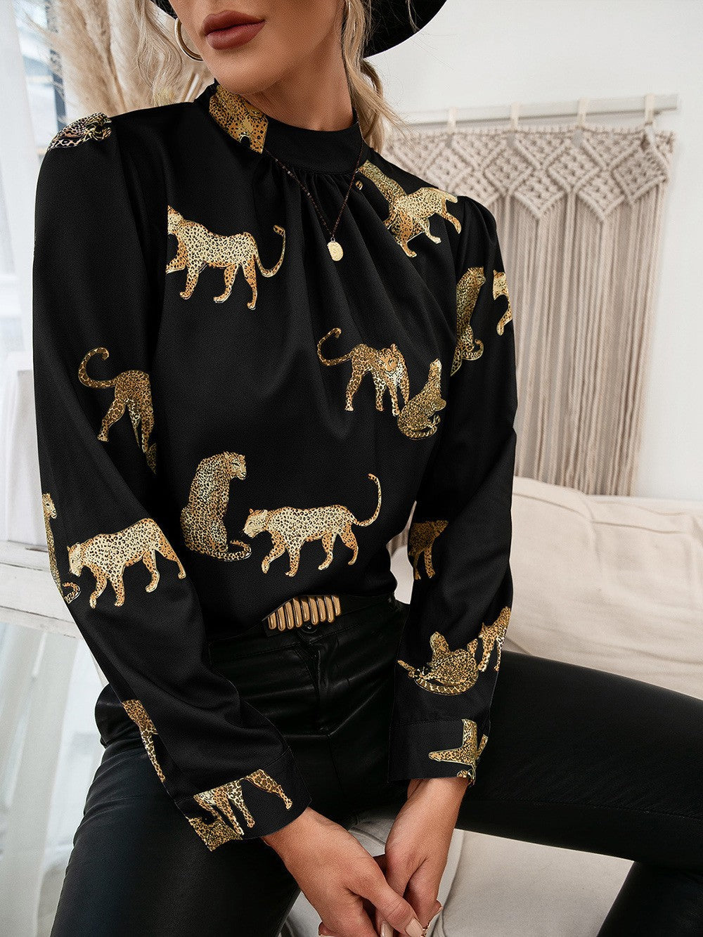 Damen Bluse mit glamourösem Tierdruck und eleganter Stehkragenform EB