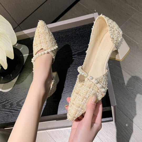 Damen Elegante Pumps mit perlenverziertem Riemen und moderatem Blockabsatz EB