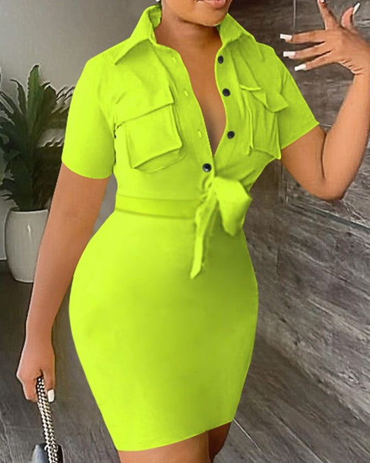 Damen Trendiges Kleid mit Krawattenverschluss und praktischen Taschen EB