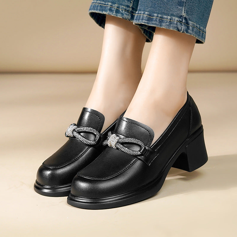Damen Elegante Mokassins mit modischem Schmuckdetail und bequemem Absatz EB