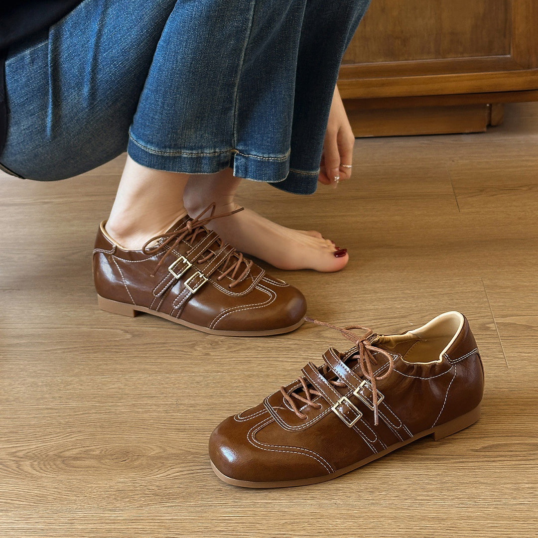 Damen Sportliche Lederschuhe mit modischen Schnürdetails EB