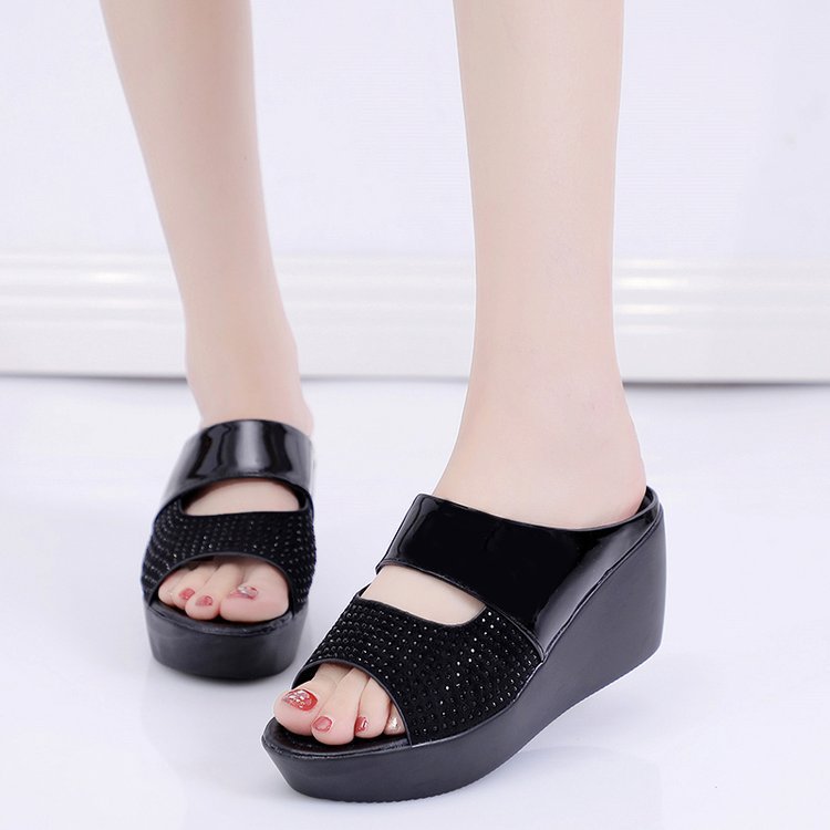 Damen Wedge-Pantoletten mit komfortabler dämpfender Sohle und eleganter Dekorverzierung EB