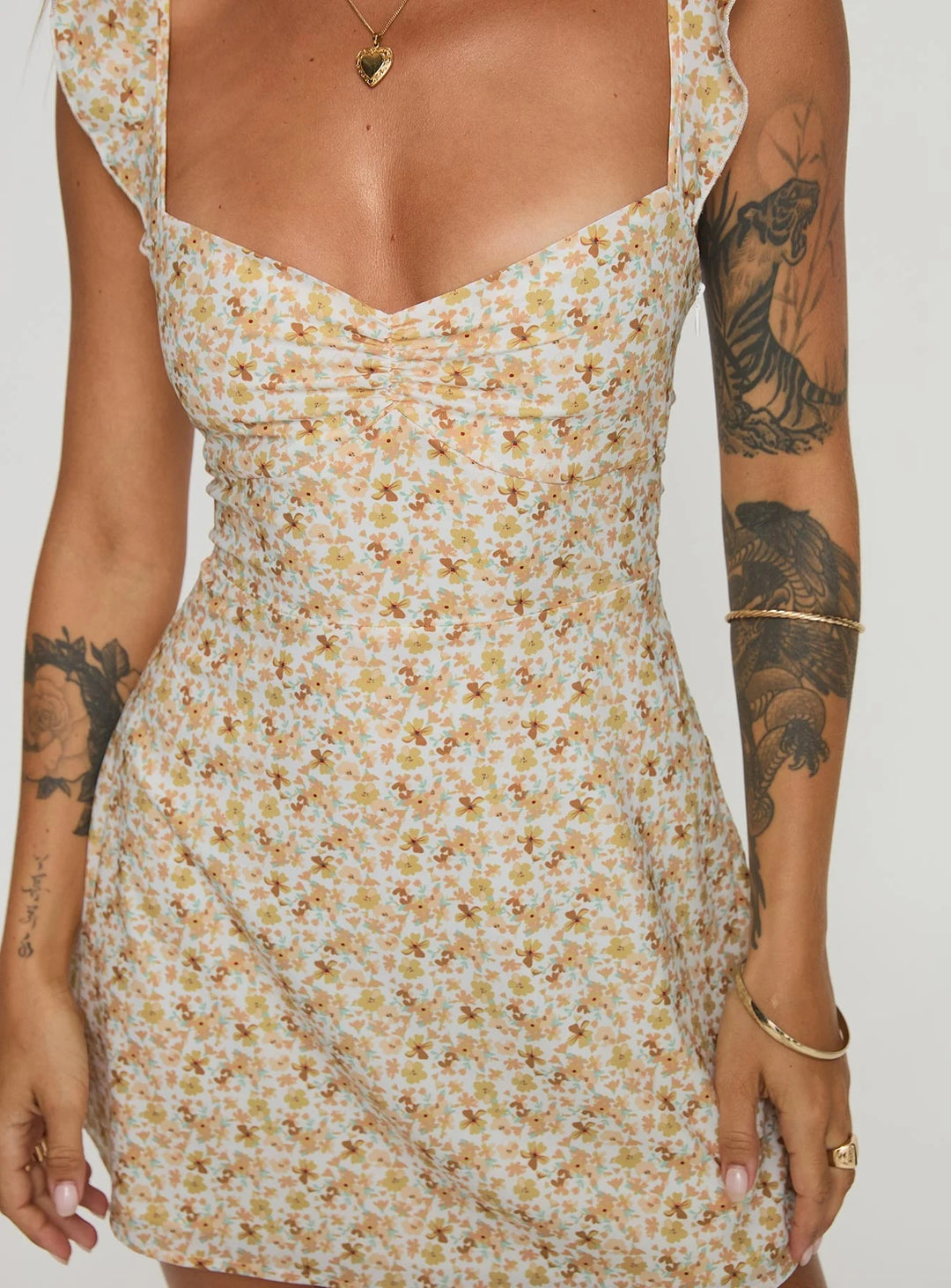 Damen romantisches Sommerkleid mit floralen Stickereien und Rüschendetails EB