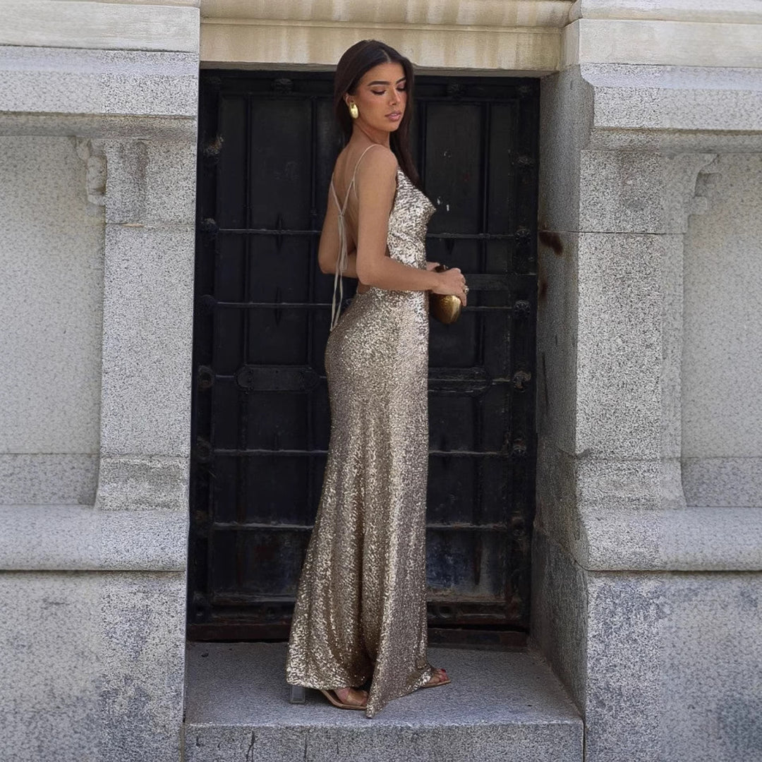 Damen Glamouröses Abendkleid mit tiefem Rückenausschnitt und schimmerndem Material EB