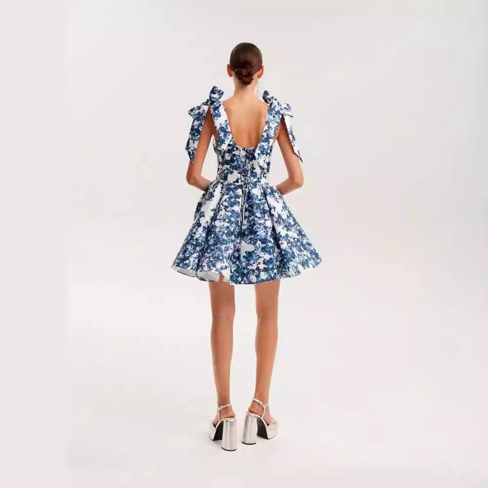 Damen Verspieltes Minikleid mit floralem Design und raffinierten Trägern EB