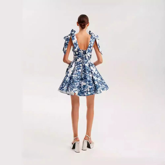 Damen Verspieltes Minikleid mit floralem Design und raffinierten Trägern EB