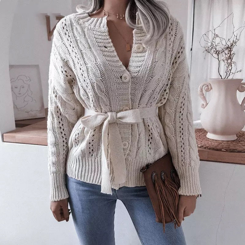Damen Strickjacke mit Taillengürtel und auffälligem Muster EB