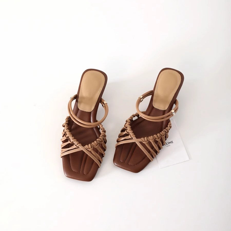Damen Sandalen mit elegantem Riemendesign und glamourösem Glanz EB